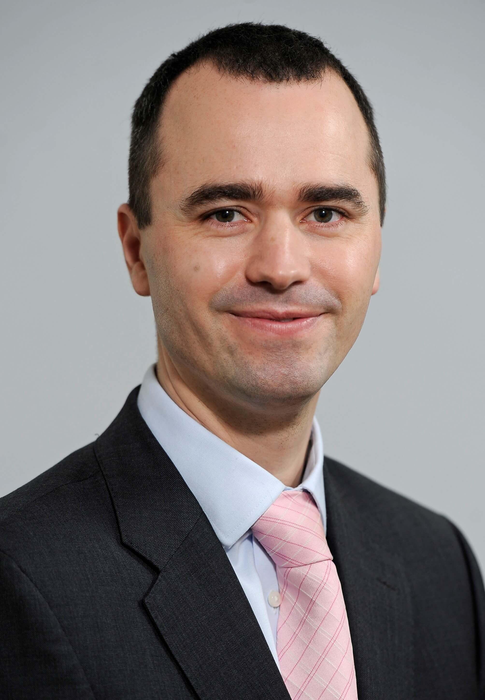 Dr Andrew Tatham, Consultant Ophthalmic Surgeon at Princess Alexandra Eye Pavilion, Edinburgh, UK